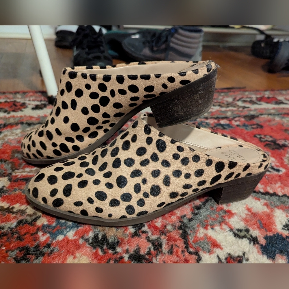 Crown And Ivy Leopard Print Women's Mules